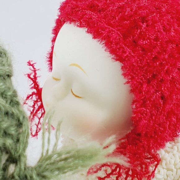 Adorable Vintage Department 56 Snowbabies Christmas Figurine - Picture 3 of 6